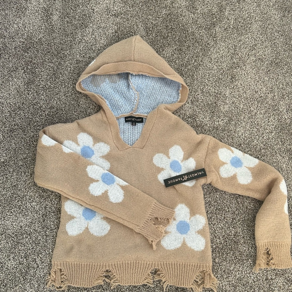 Daisy. Sweater